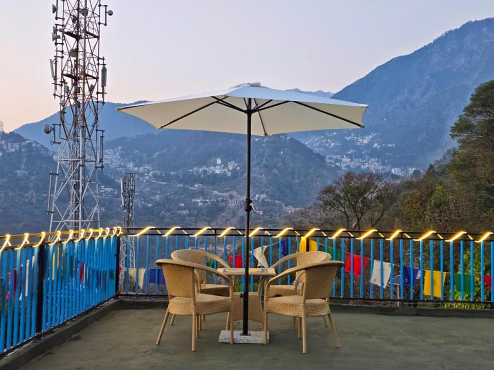 Restaurant/places to eat, Balcony/Terrace