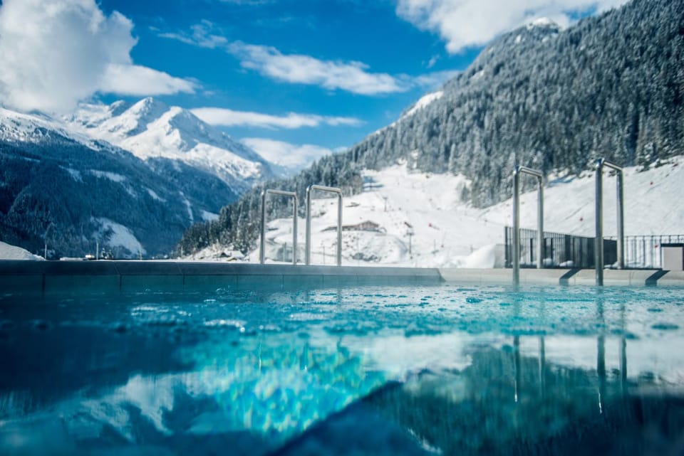 Winter, Mountain view, Swimming pool