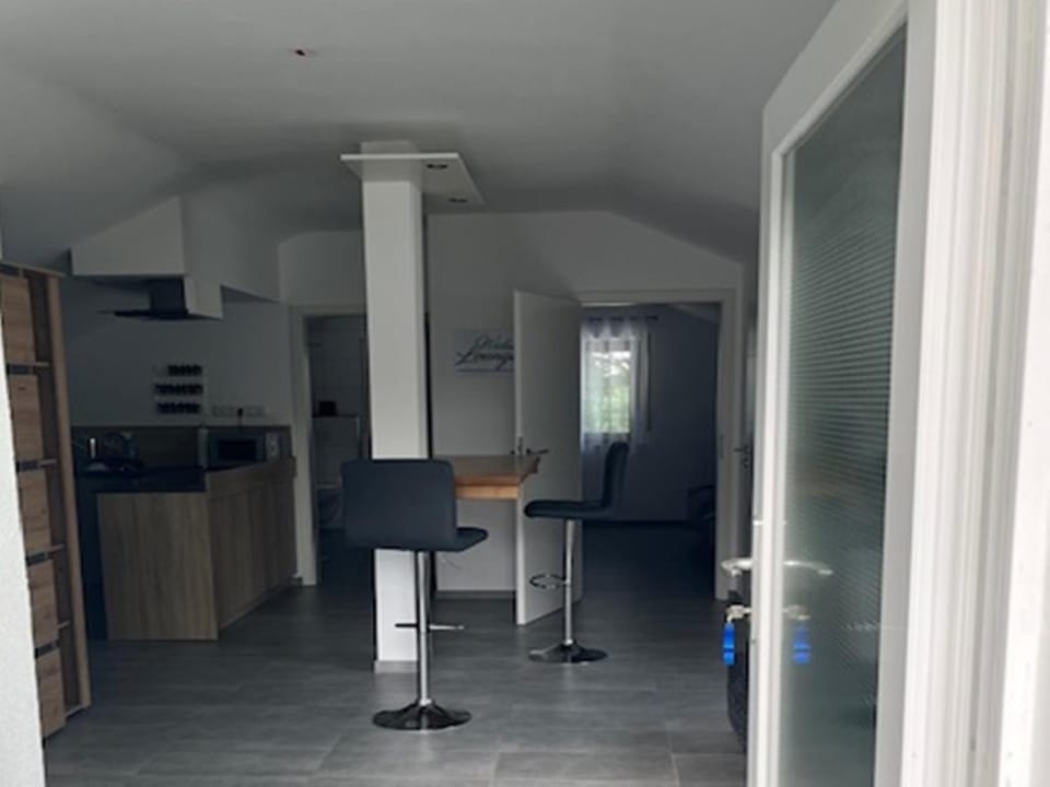 Kitchen or kitchenette, Seating area, Dining area