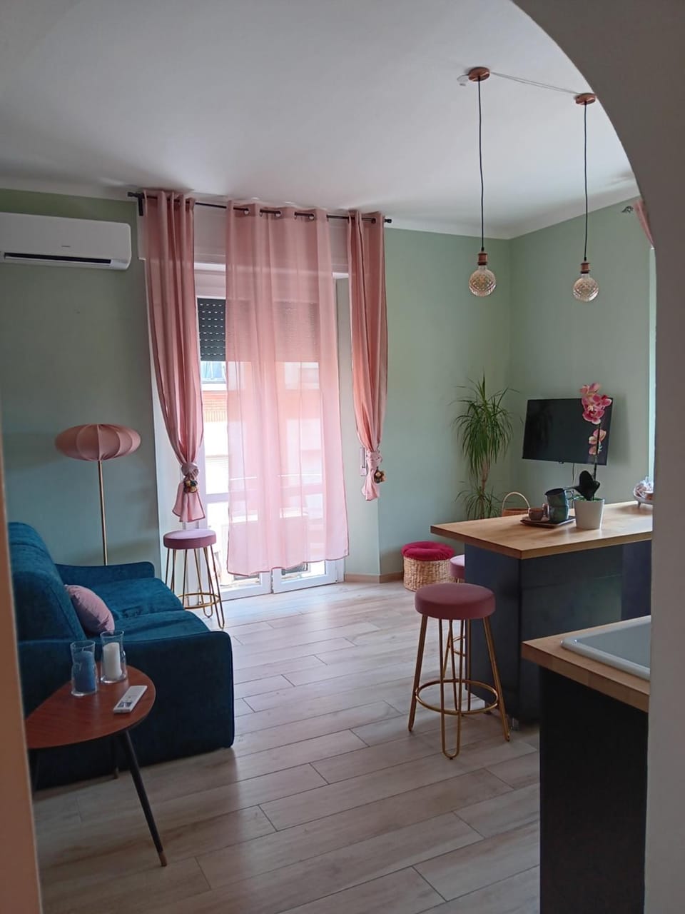 TV and multimedia, Living room, Dining area
