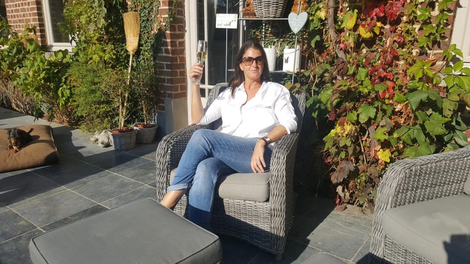 Patio, People, Balcony/Terrace, Food and drinks, Autumn, On site, Drinks, Alcoholic drinks