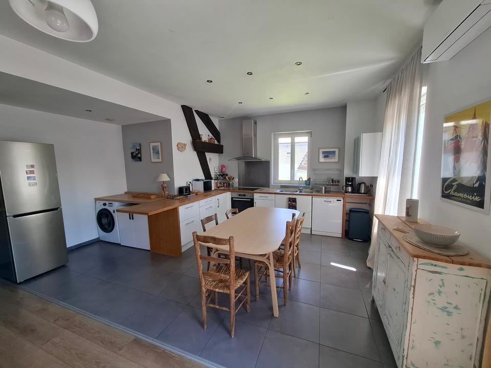 La Belle Escale, appartement calme, avec parking, Aix-les-Bains Apartment in Haute-Savoie