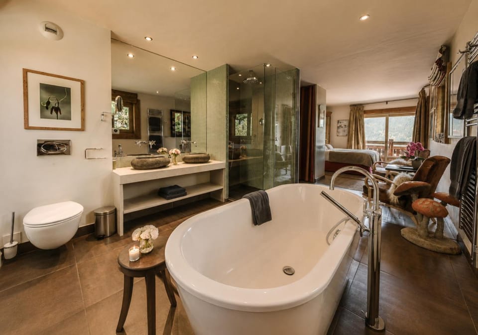 Chalet Montanum, ski in - ski out, 9 pax Courchevel 1550 Chalet in Saint-Bon-Tarentaise