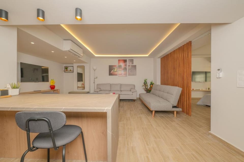 Fairytale Apartment steps from Piraeus Port Apartment in Pireas