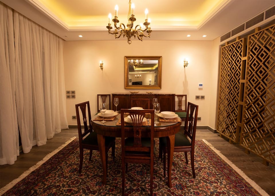 Dining area, Dinner