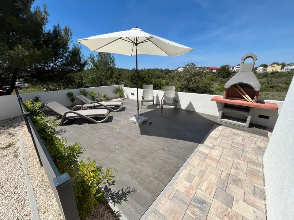Patio, Natural landscape, Garden, View (from property/room), Balcony/Terrace, Garden view, sunbed