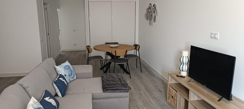 Communal lounge/ TV room, Living room, Seating area, Dining area