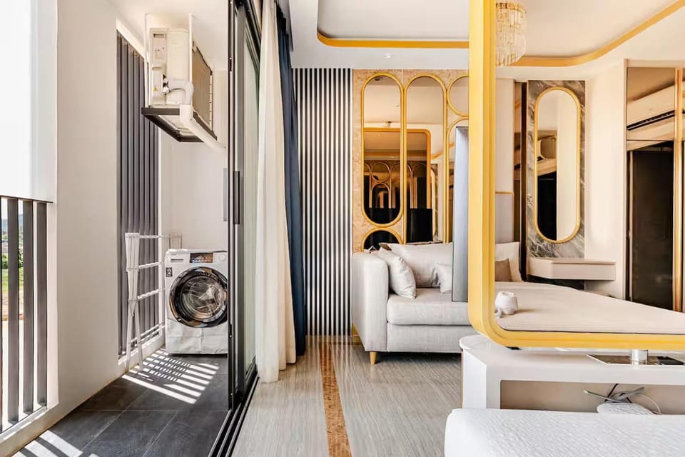 Living room, Seating area