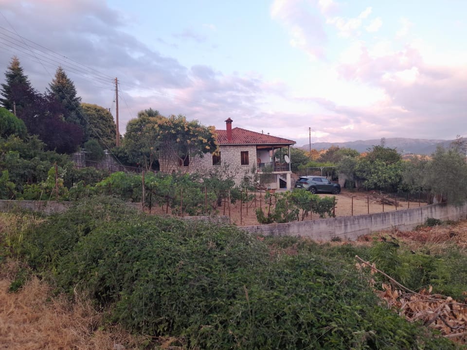 Το πετρόσπιτο Villa in Greece