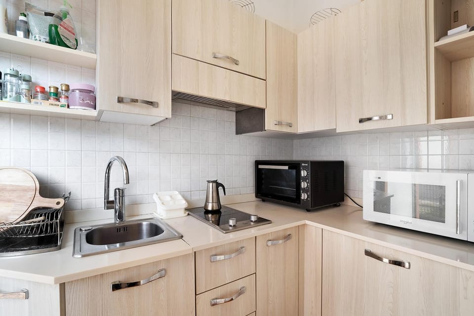 Kitchen or kitchenette, Living room