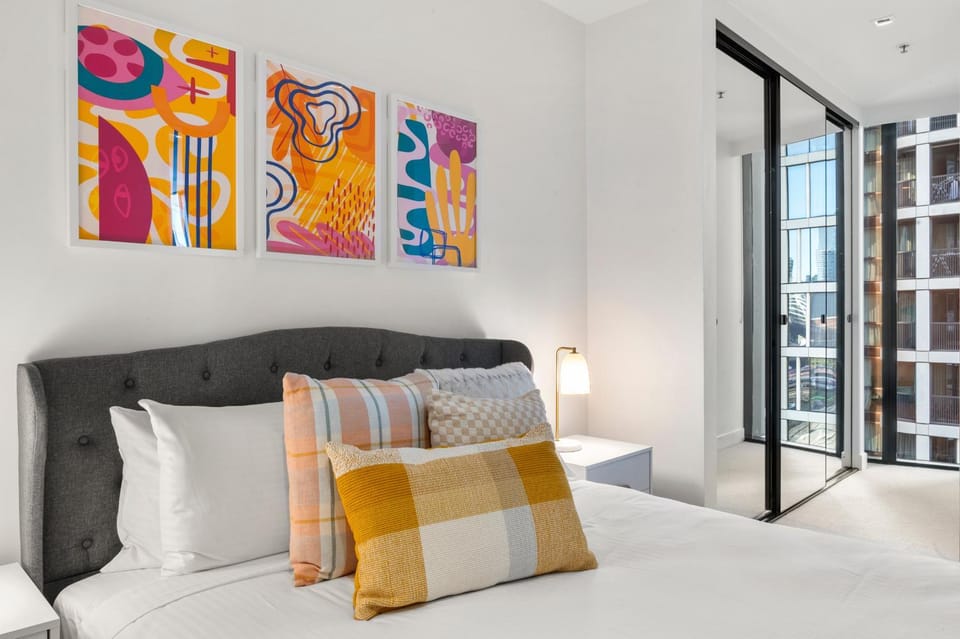 Lovely 2 Bedroom Apt at Marvel Stadium with Car Park and Rooftop Pool Apartment in Melbourne