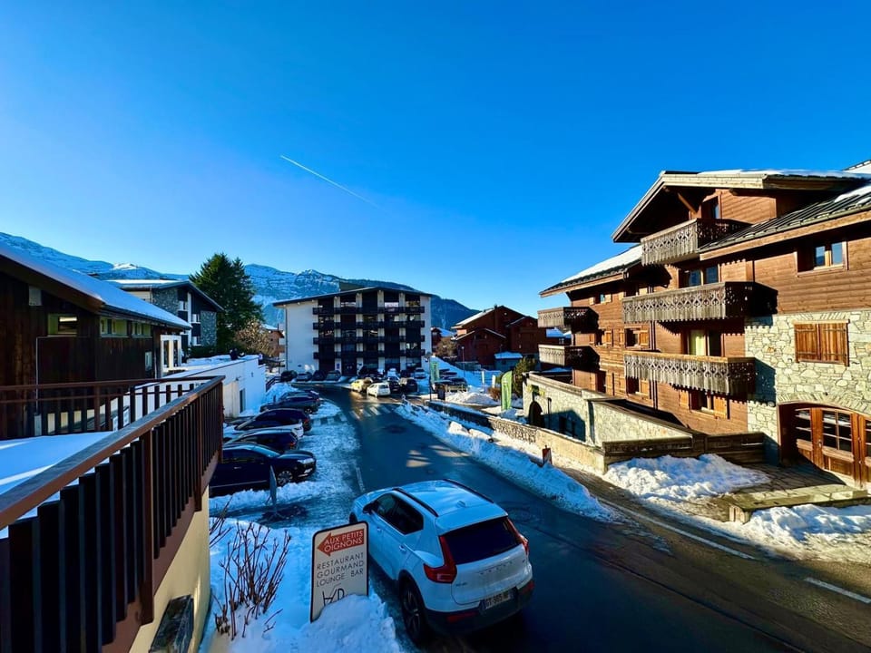 City view, Street view