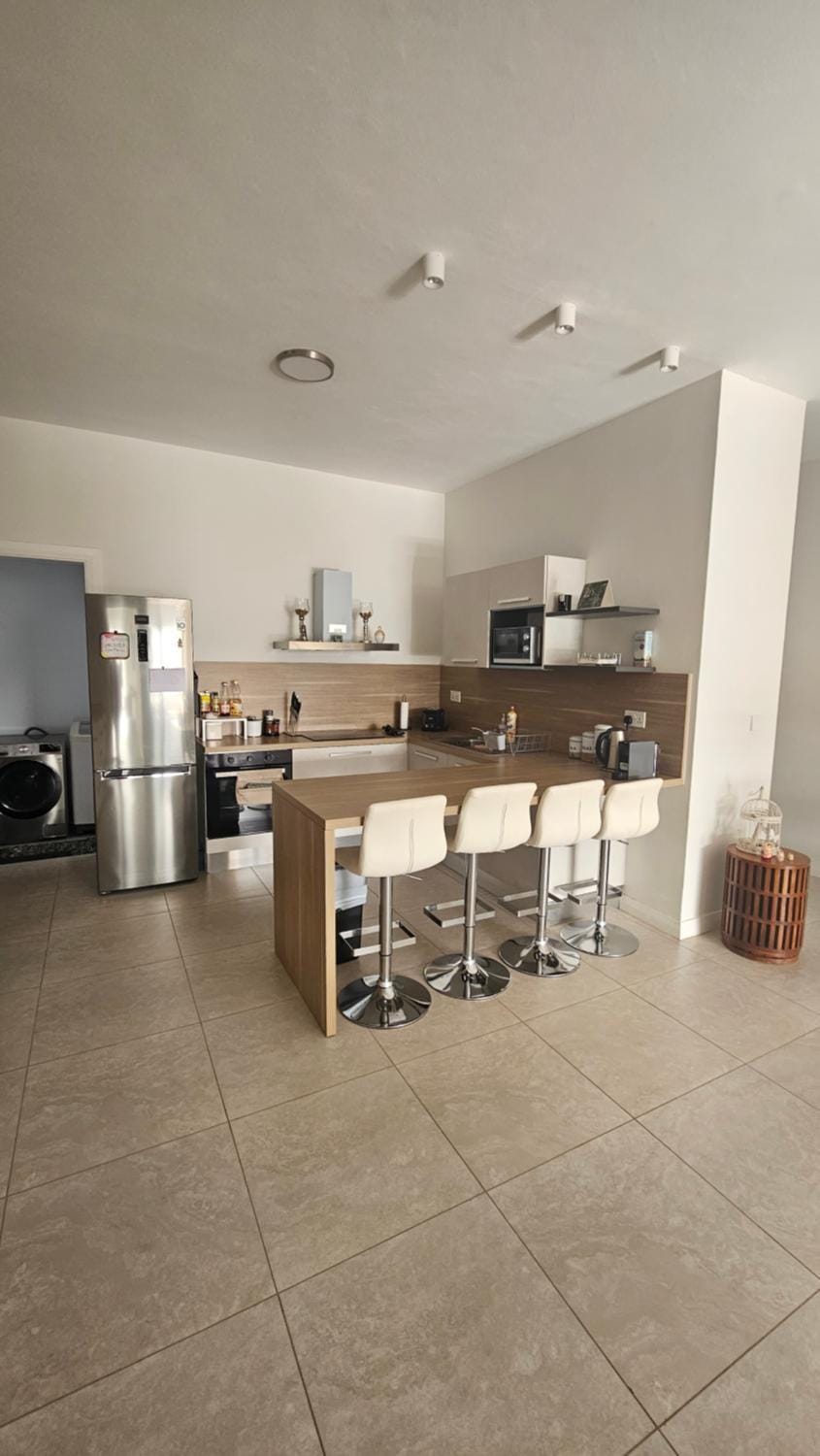 Coffee/tea facilities, Kitchen or kitchenette, dishwasher, microwave, oven, stove, toaster