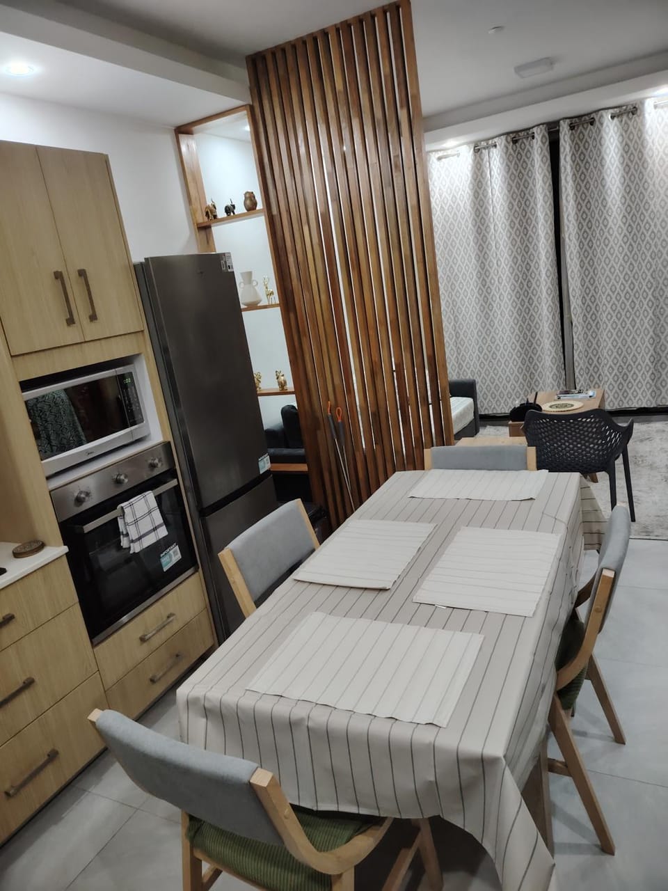 Kitchen or kitchenette, Seating area, Dining area