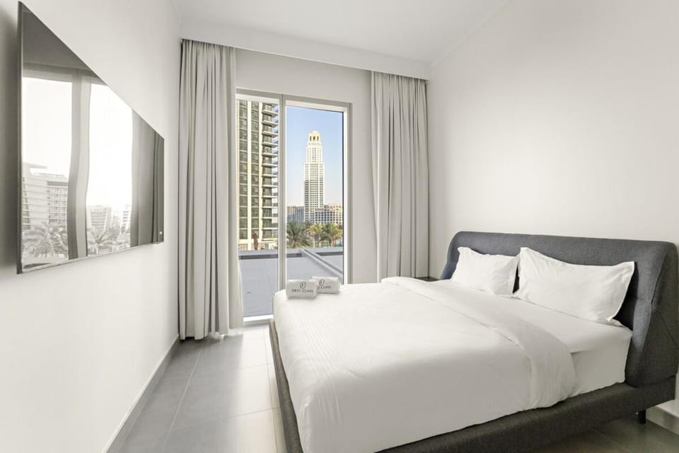 Luxury 2BR Dubai Creek Harbour with Pool, Gym, Parking & Balcony Views Apartment in Dubai