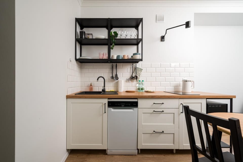 Kitchen or kitchenette, Dining area, stove