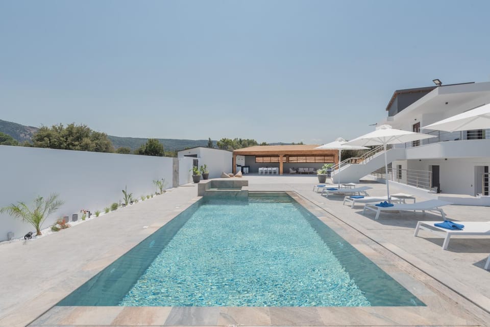 Patio, Day, Pool view, Swimming pool, sunbed