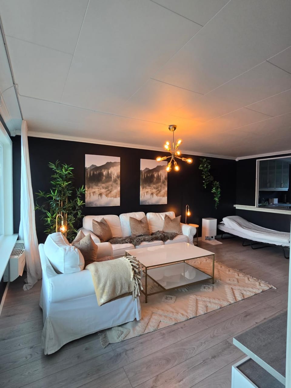 Bed, TV and multimedia, Living room, Seating area