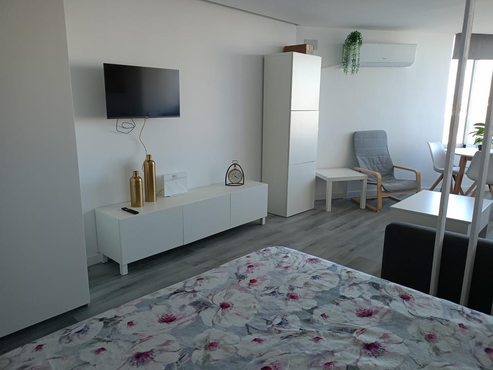 Estudio vista al mar en urbanización con salida a la playa Apartment in Sitio de Calahonda