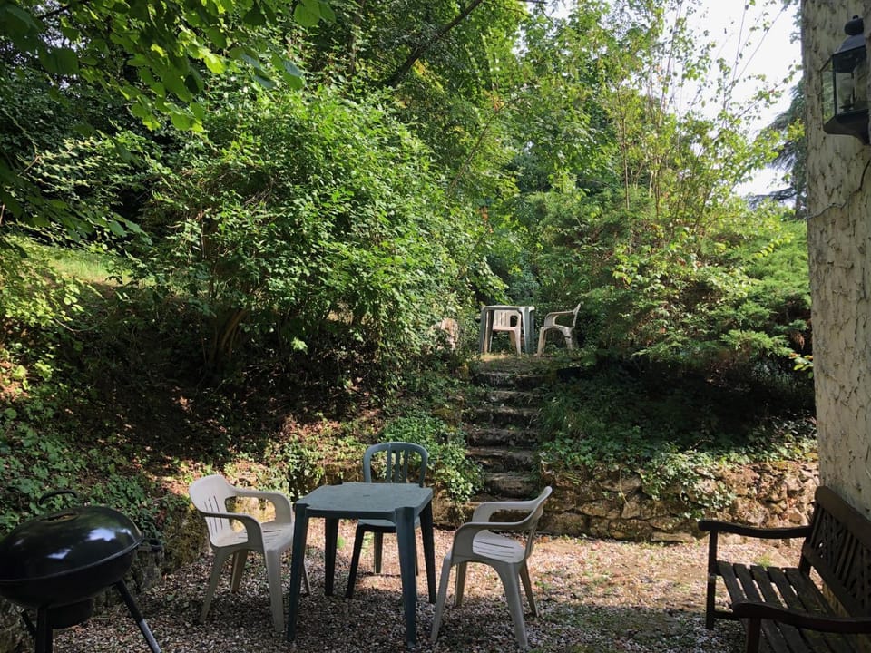 2 pièces avec jardin bord de seine proche forêt Fontainebleau Apartment in Fontainebleau