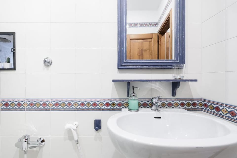 Historic tower-house with unique atmosphere Apartment in Florence