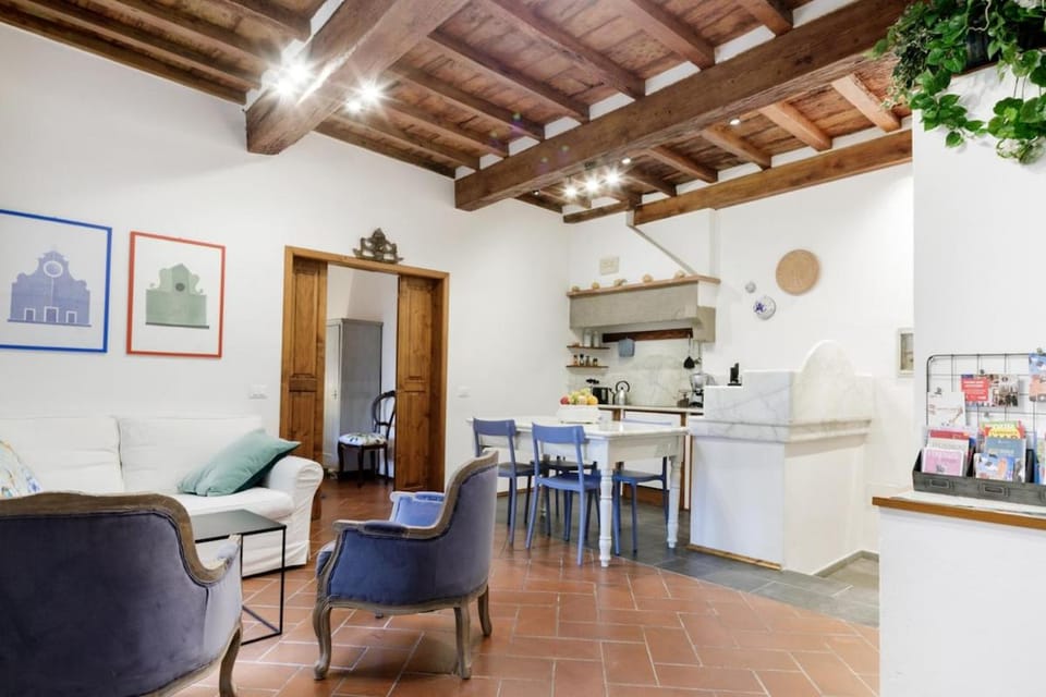 Historic tower-house with unique atmosphere Apartment in Florence