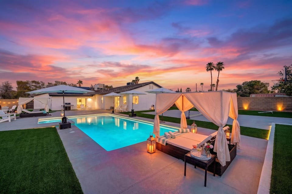 Property building, Patio, Natural landscape, Garden, Garden view, Pool view, Swimming pool, Sunrise, Sunset, sunbed