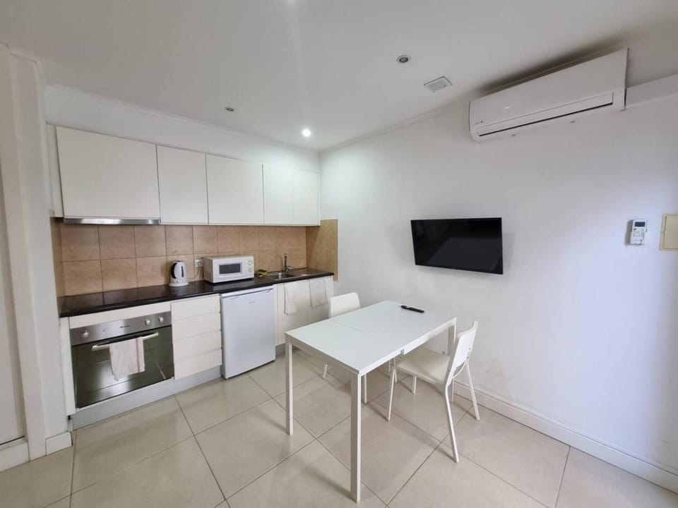 Budget Beach Center - B4 Apartment in Guia