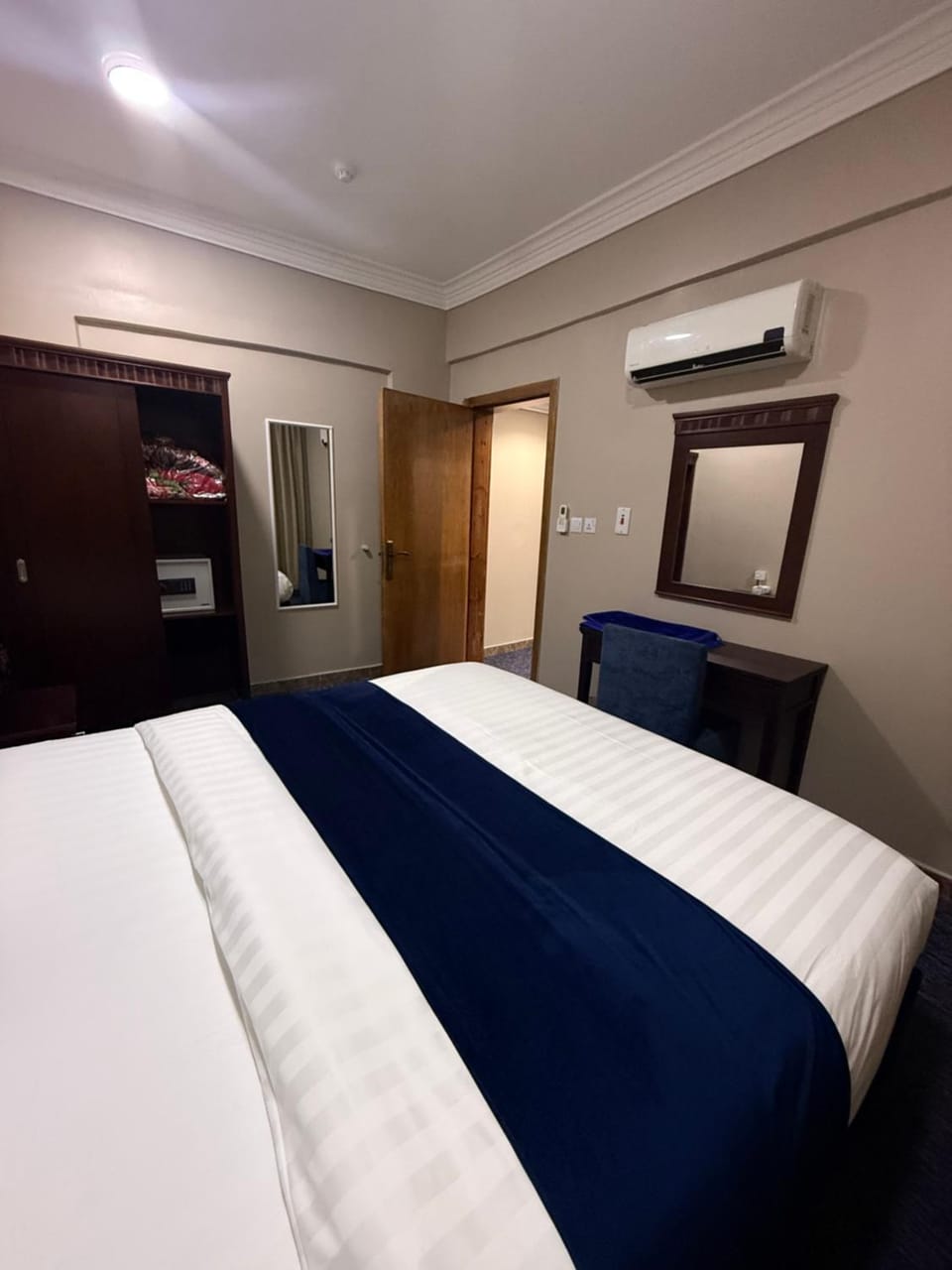 Bed, Photo of the whole room, Bedroom, wardrobe, air conditioner
