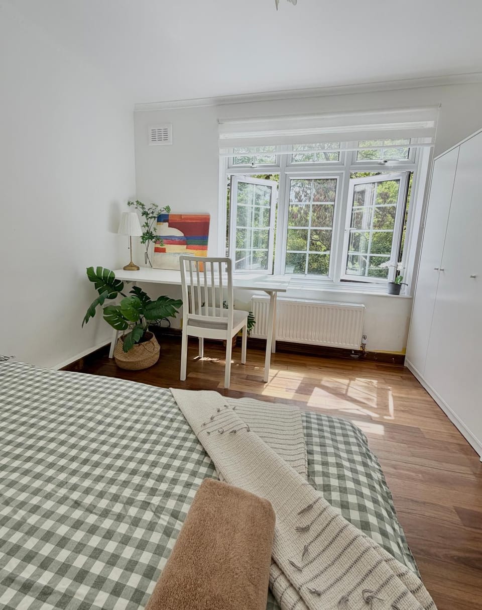 3 BR House - Near Tower Bridge - 5 min to Station wt AC House in London Borough of Southwark