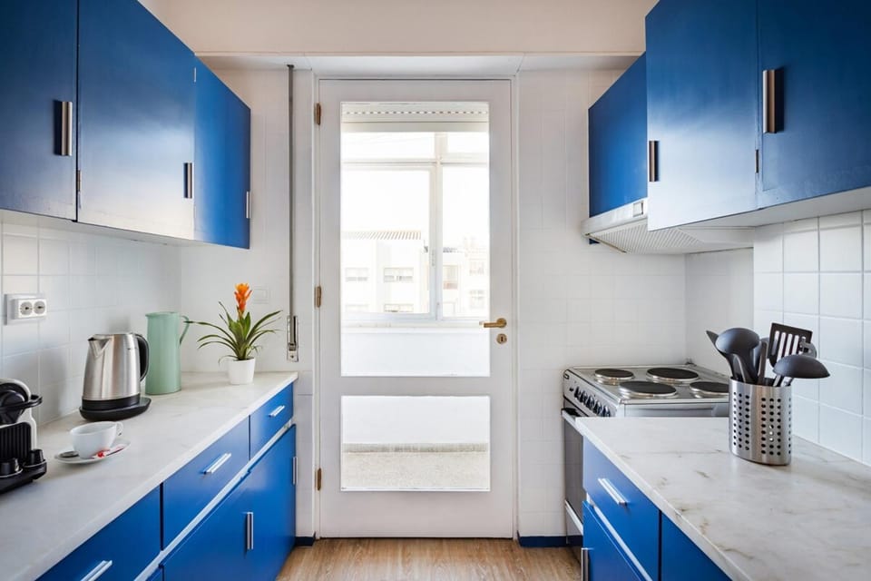 Charming 3BR w/ Office & Garage by Foz Beaches Apartment in Porto