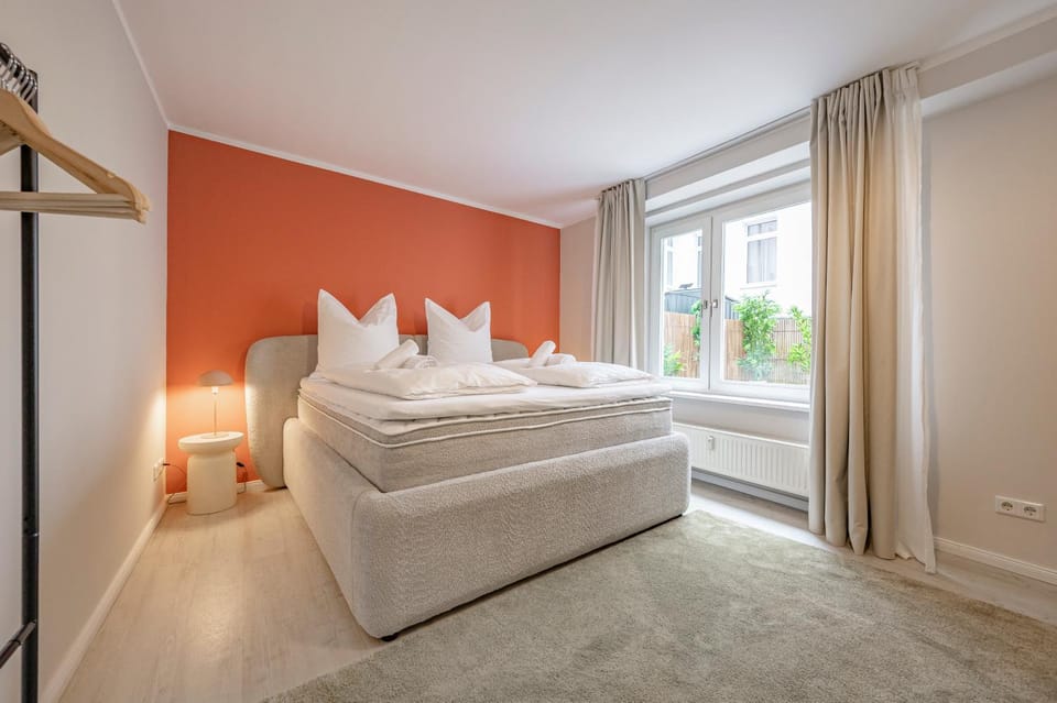 Bed, Photo of the whole room, Bedroom, heating, towels, wardrobe