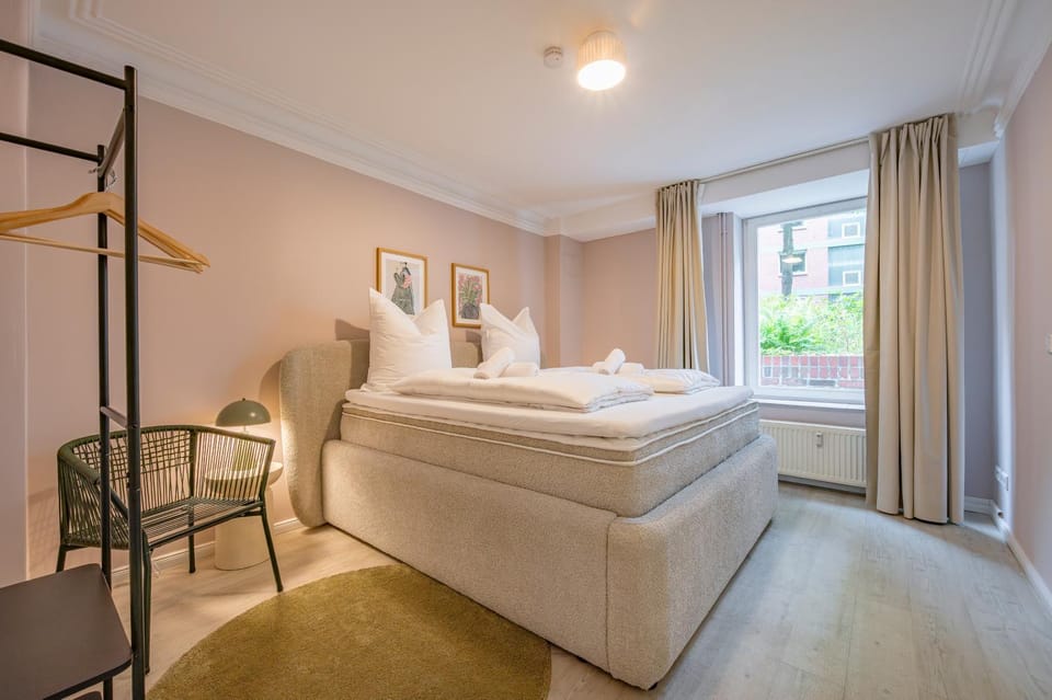 Bed, Photo of the whole room, Bedroom, heating, towels, wardrobe