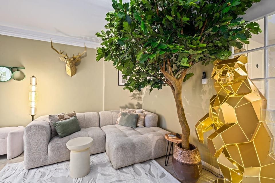 Living room, Seating area