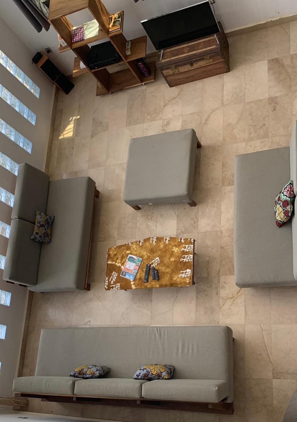 TV and multimedia, Living room, air conditioner