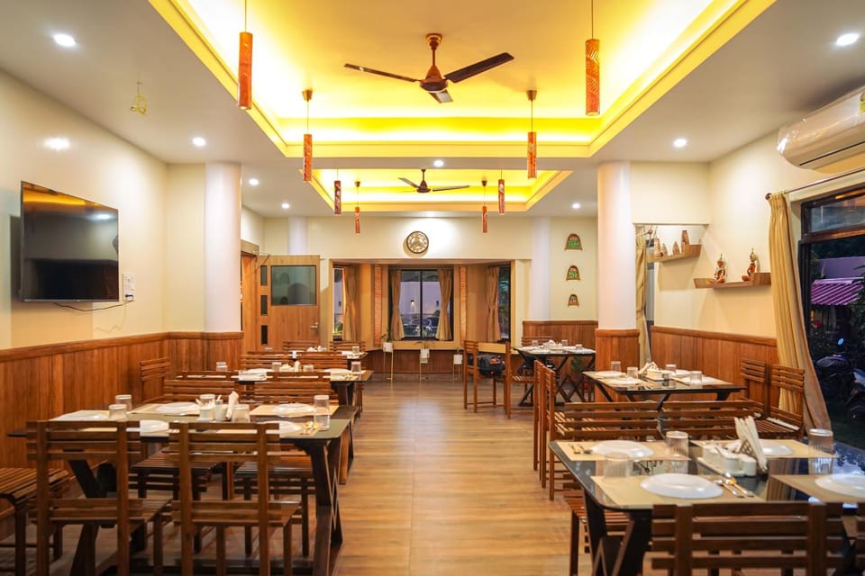 Restaurant/places to eat, Restaurant/places to eat