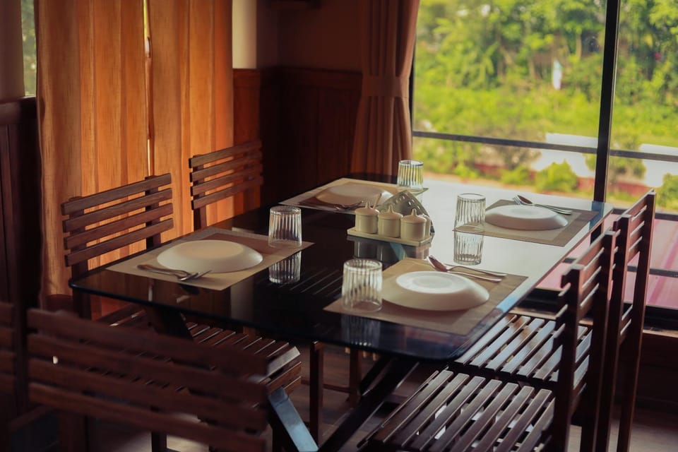 Restaurant/places to eat, Dining area