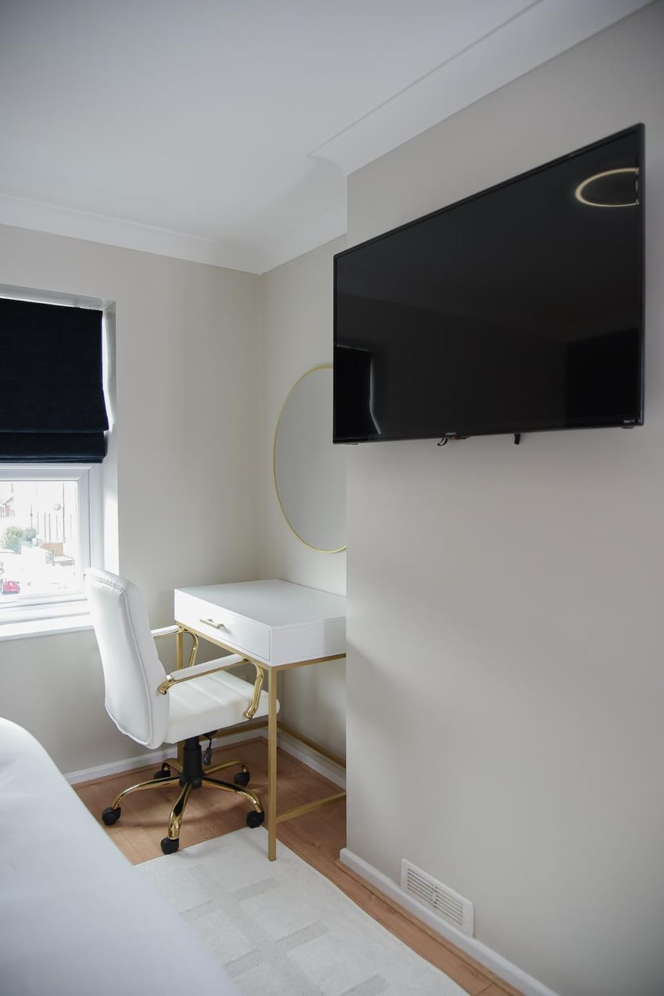TV and multimedia, Seating area