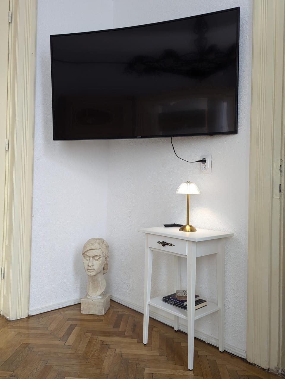 Communal lounge/ TV room