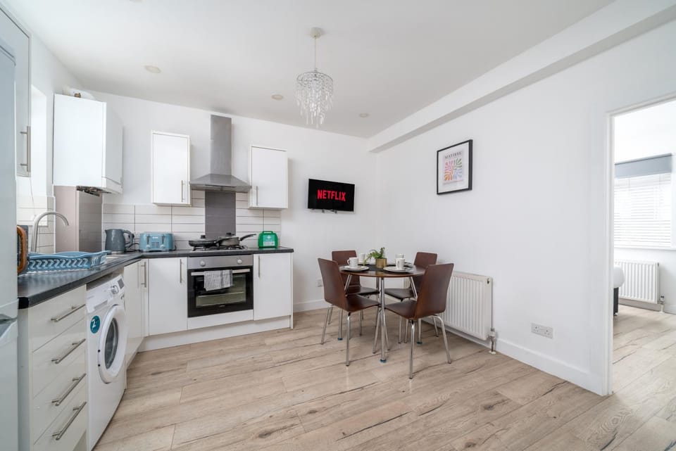 Dining area, Dinner, kitchen