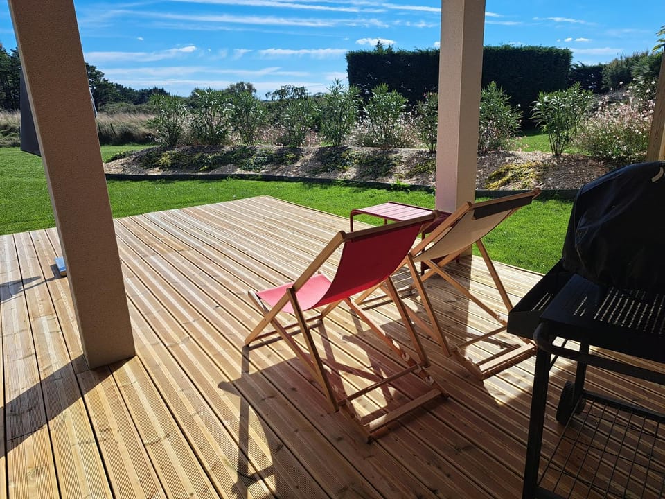 Patio, Natural landscape, Garden, View (from property/room), Garden view, sunbed