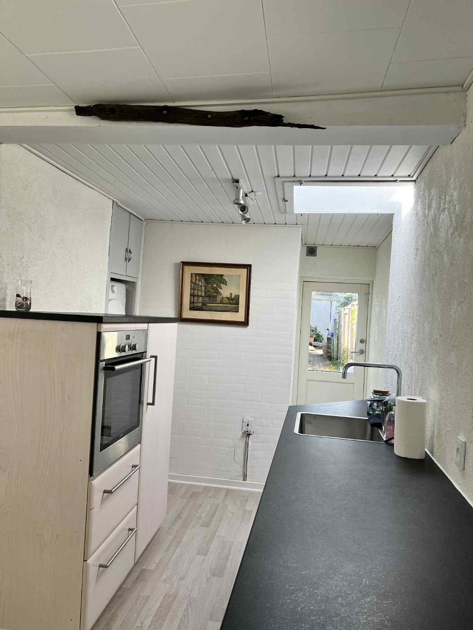 Kitchen or kitchenette, oven