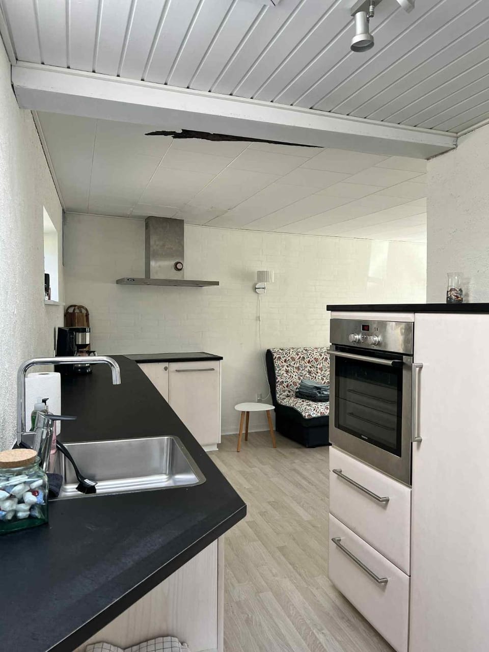 Kitchen or kitchenette, oven