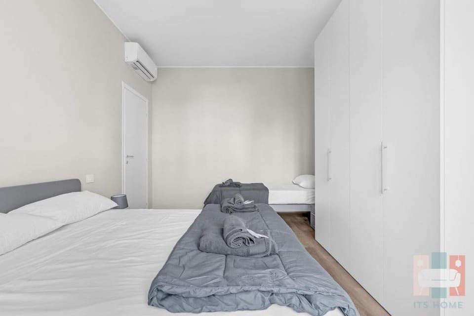 RI9 -Prada- Super large and central apartment Apartment in Milan