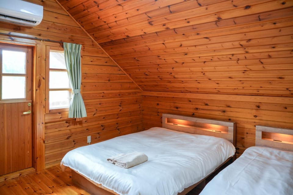 Bedroom, air conditioner