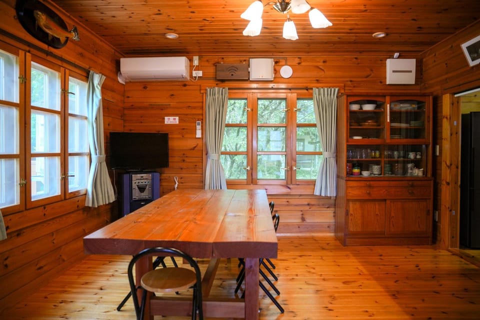 TV and multimedia, Dining area, air conditioner