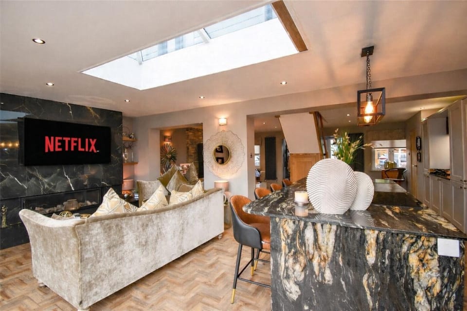 TV and multimedia, Seating area