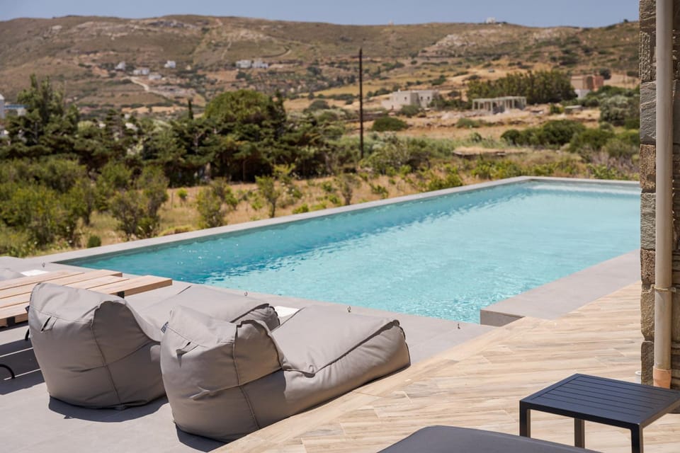 Patio, Day, Pool view, Swimming pool, sunbed