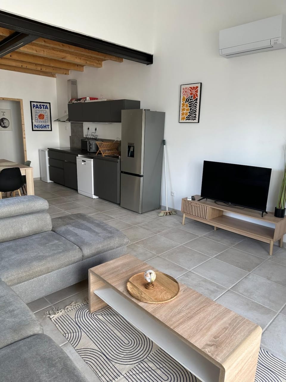 Living room, air conditioner