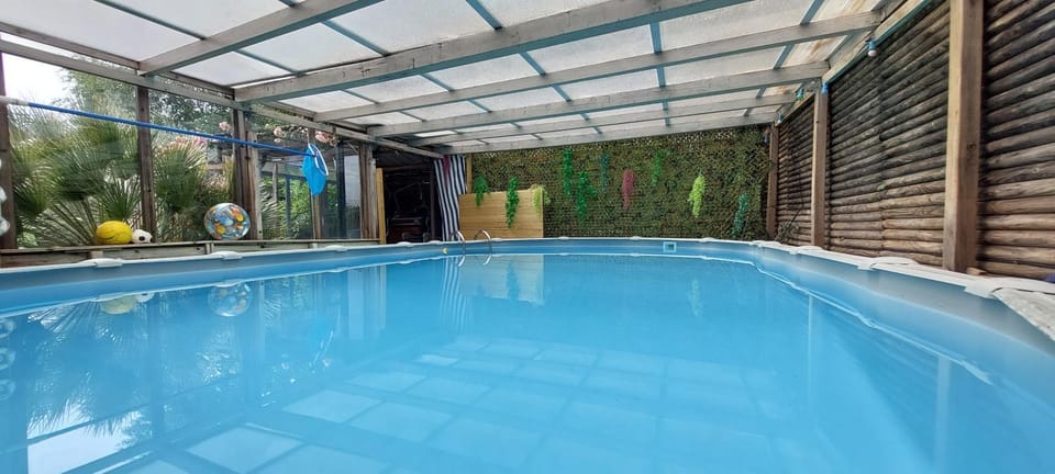 Swimming pool, Swimming pool